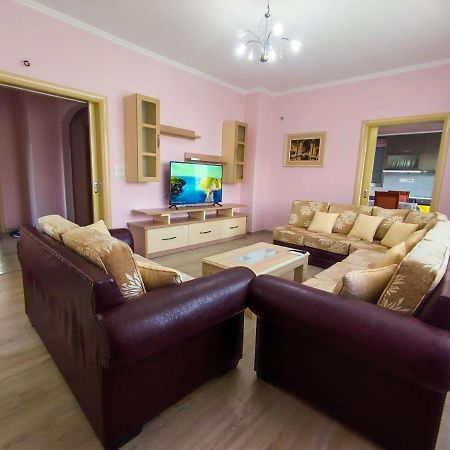Cheerful 2 Bedroom Villa With Free Parking. Gjirokastra Kültér fotó