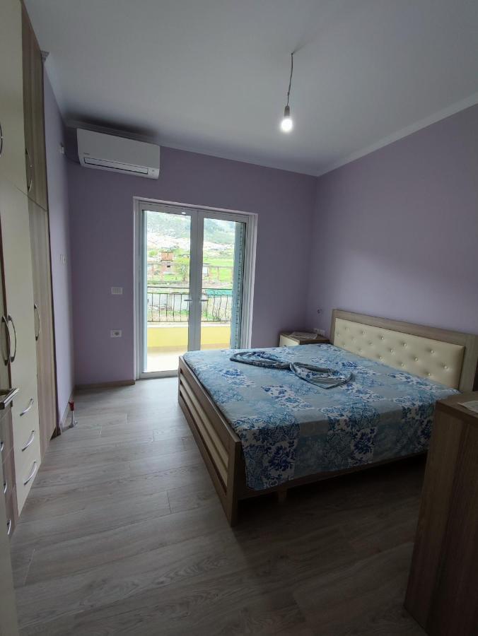 Cheerful 2 Bedroom Villa With Free Parking. Gjirokastra Kültér fotó