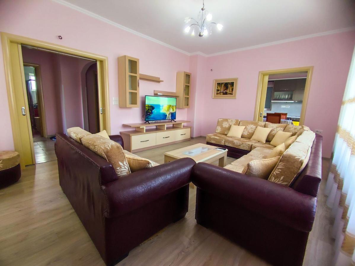Cheerful 2 Bedroom Villa With Free Parking. Gjirokastra Kültér fotó